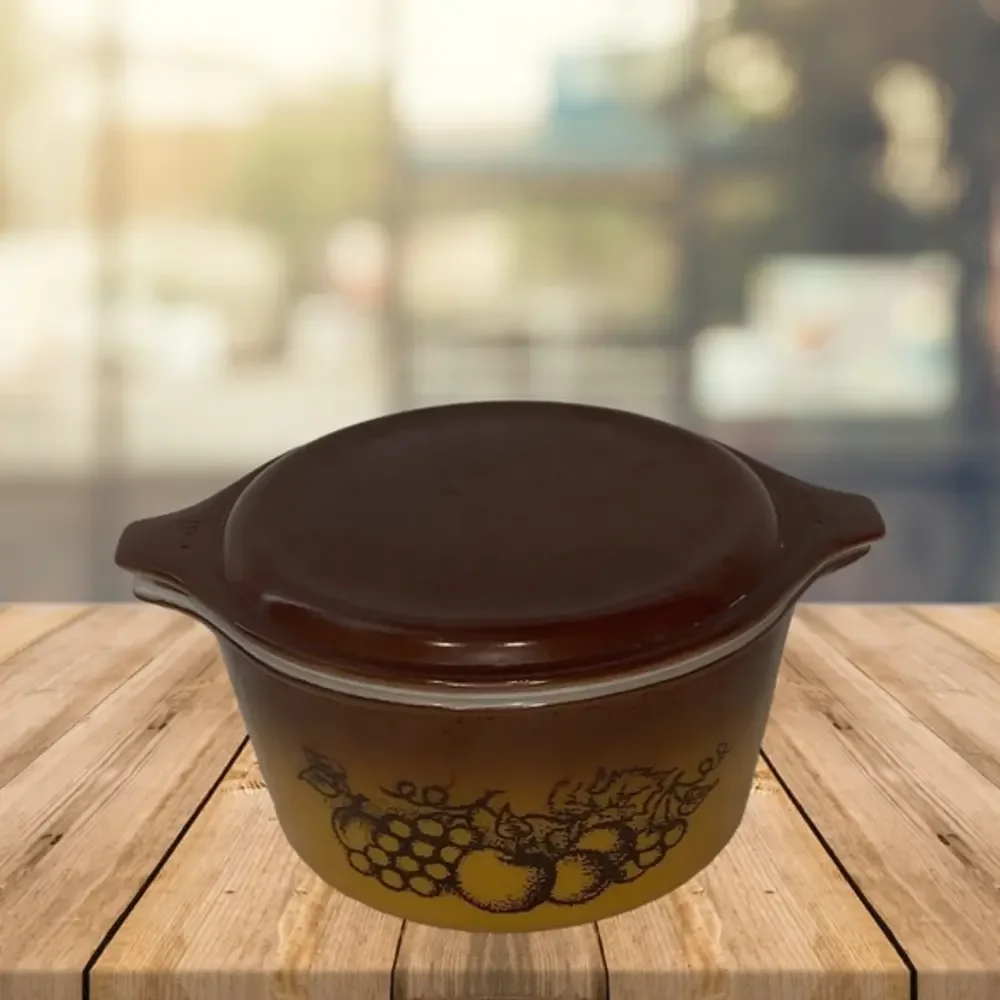 Vintage Pyrex Old Orchard‎ Butterscotch Brown 1 Quart Casserole with Lid